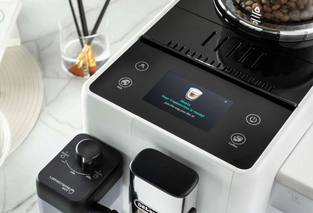 Ekspres DELONGHI Rivelia EXAM 440.55.W Personalizacja przepisów funkcja MY COFEE 5 poziomów intensywności 4 rozmiary napojów 3 ustawienia temperatury