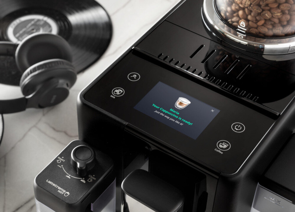 Ekspres DELONGHI Rivelia EXAM 440.55.B Personalizacja przepisów funkcja MY COFEE 5 poziomów intensywności 4 rozmiary napojów 3 ustawienia temperatury