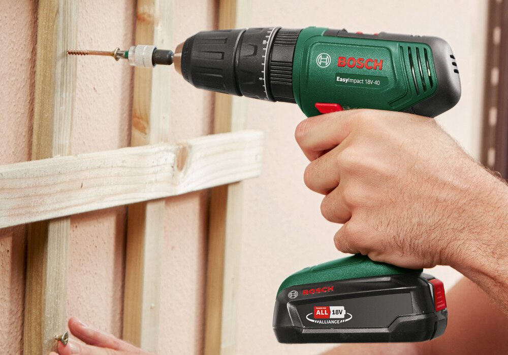 Wiertarko-wkrętarka udarowa BOSCH EasyImpact 18V-40 Zestaw-wkrętarka BOSCH EasyImpact 18V-40 Zestaw silnik bezszczotkowy elektroniczne sterowanie brak elementow ciernych wysoka wydajnosc maksymalna predkosc do 1630 obr/min wysoki moment obrotowy 40 Nm
