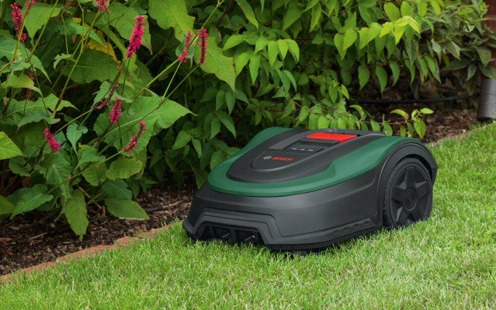 Robot koszący BOSCH Indego XS 300 06008B0003 zasilanie akumulatorowe wbudowany akumulator Li-Ion napiecie 18 V pojemnosc 2,5 Ah