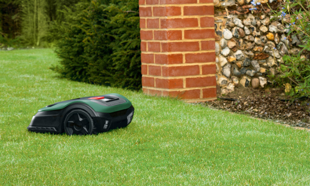 Robot koszący BOSCH Indego XS 300 06008B0003 nawigacja LogiCut najbardziej efektywna trasa koszenia aktualizacja oprogramowania