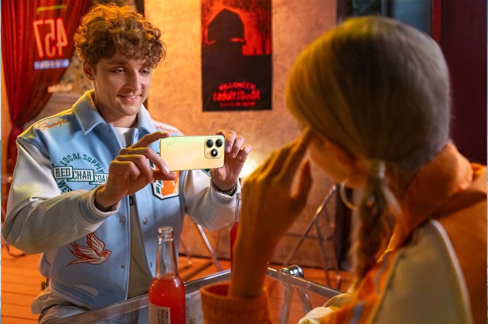 Smartfon TECNO Spark 20   ekran bateria aparat procesor ram pamięć pojemność rozdzielczość zdjęcia filmy opis dane cechy blokady system łączność wifi bluetooth obudowa szkło odporność porty muzyka transfer sieć przekątna matryca waga czujniki oled amoled ips