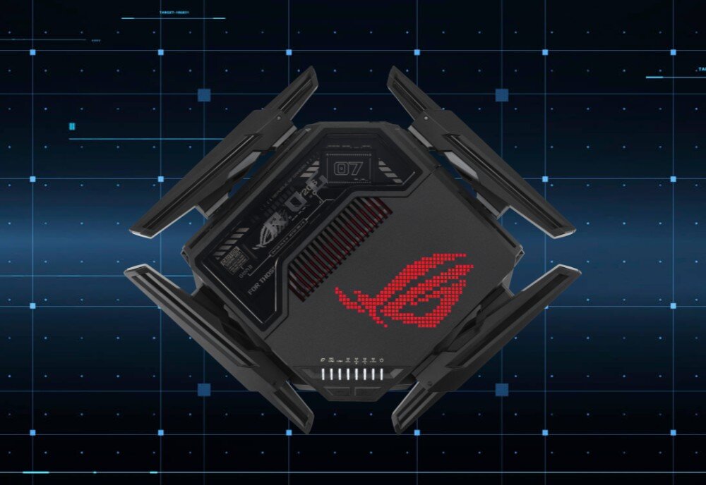 Router ASUS ROG Rapture GT-BE98 Router widoczny od góry z rozłożonymi antenami i czerwonym podświetleniem logo na tle cyfrowej siatki, VPN, połączenie, protokoły