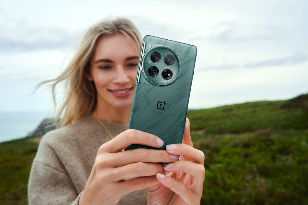 Smartfon ONEPLUS 12 ekran bateria aparat procesor ram pamięć pojemność rozdzielczość zdjęcia filmy opis dane cechy blokady system łączność wifi bluetooth obudowa szkło odporność porty muzyka transfer sieć przekątna matryca waga czujniki oled amoled ips