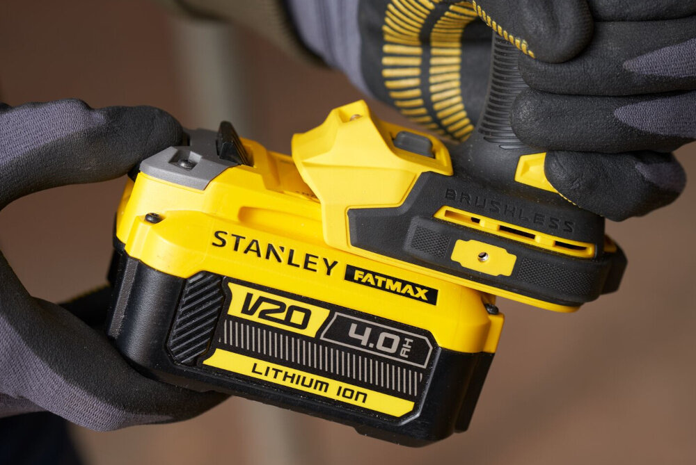 Klucz udarowy STANLEY V20 SFMCF940M1-QW akumulatora Li-Ion napiecie 18 V akumulator pojemnosc 4,0 Ah ladowarka technologia akumulatorowa brak efektu pamieci minimalny poziom samoczynnego rozladowania