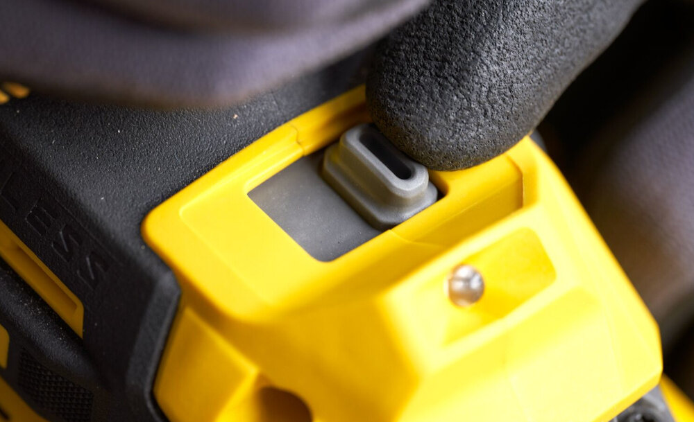 Klucz udarowy STANLEY V20 SFMCF940M1-QW 3-biegwa przekladnia dugi czas pracy akumulatora na jednym cyklu ladowania dobranie predkosci do wykonywanej pracy dluzsza zywotnosc