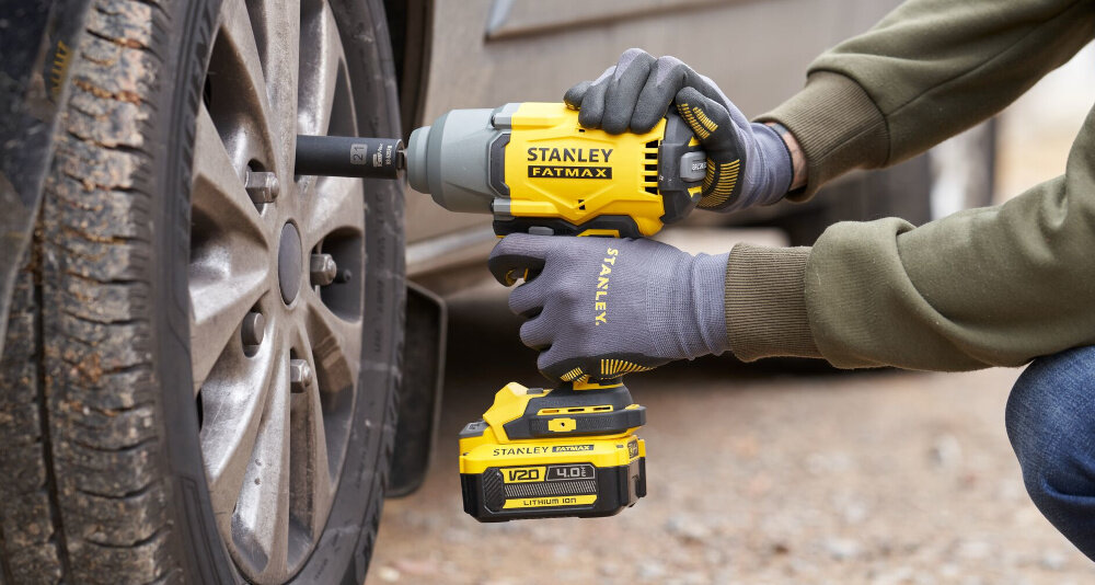 Klucz udarowy STANLEY V20 SFMCF940M1-QW funkcja udaru czestotliwosc do 3100 ud/min do pracy w betonie cegle murze dokrecanie srub