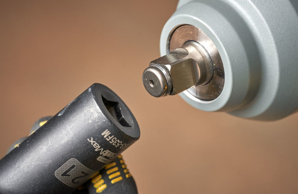 Klucz udarowy STANLEY V20 SFMCF940M1-QW do budownictwa motoryzacji przemyslu prac rzemiesniczych chwyt zewnetrzny czworokatny 1/2 cala typu HOG