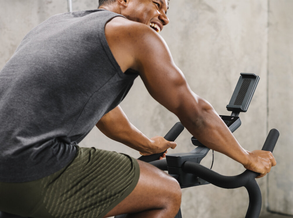 Rower spinningowy KETTLER Hoi Frame Speed Szary unikatowy design wysokiej jakosci aluminiowa konstrukcja geometryczna rama komfortowajazda niezaleznie od pozycji pozycja wysoka pozycja niska pozycja aerodynamiczna