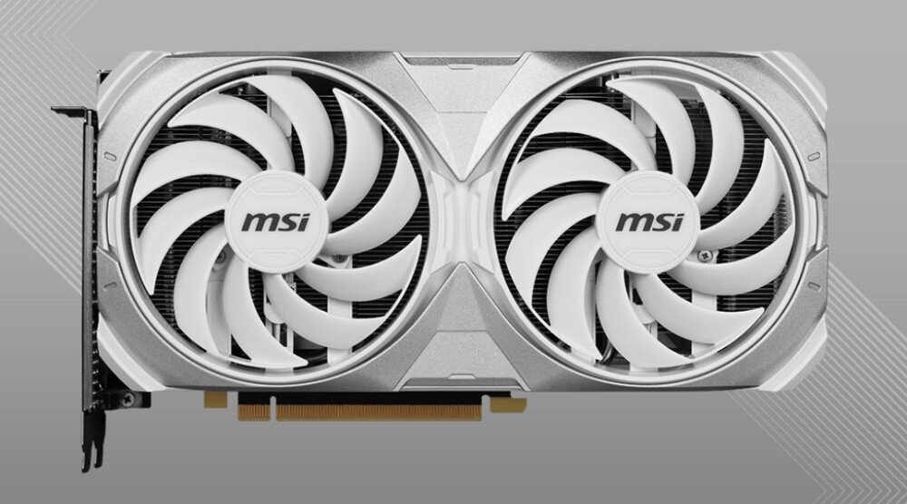 Karta graficzna MSI GeForce RTX 4070 Ti Super Ventus 2X White OC 16GB Widok karty graficznej od frontu, pokazujący dwa duże wentylatory z białymi łopatkami oraz metalową obudowę w srebrnym kolorze, cechy zalety przeznaczenie