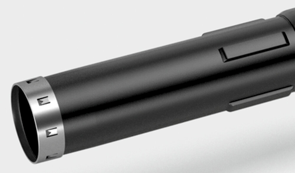 Dmuchawa do liści akumulatorowa KARCHER LB 930-36 Bp Pack 1.042-508.0 zbliżenie na skrobaczkę nie emituje spalin ani CO2 przyjazna dla środowiska i zdrowia operatora niski poziom wibracji metalowa skrobaczka umieszczona na końcu rury chroni dyszę przed uszkodzeniem