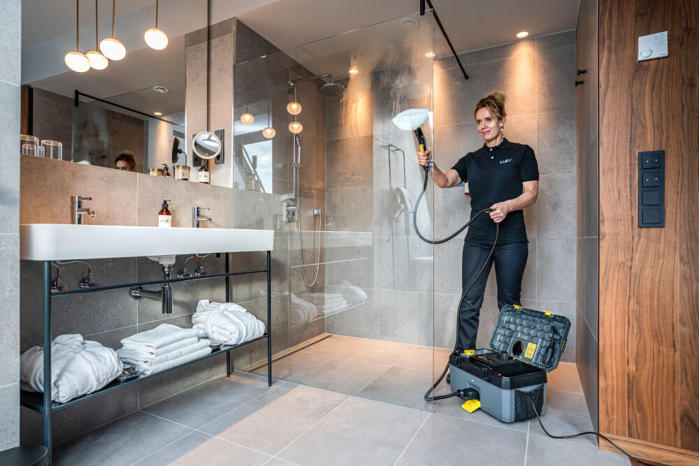 Parownica KARCHER SG 4/2 Classic 1.092-301.0 nagrzewanie wskaźnik diodowy pojemność zbiornika