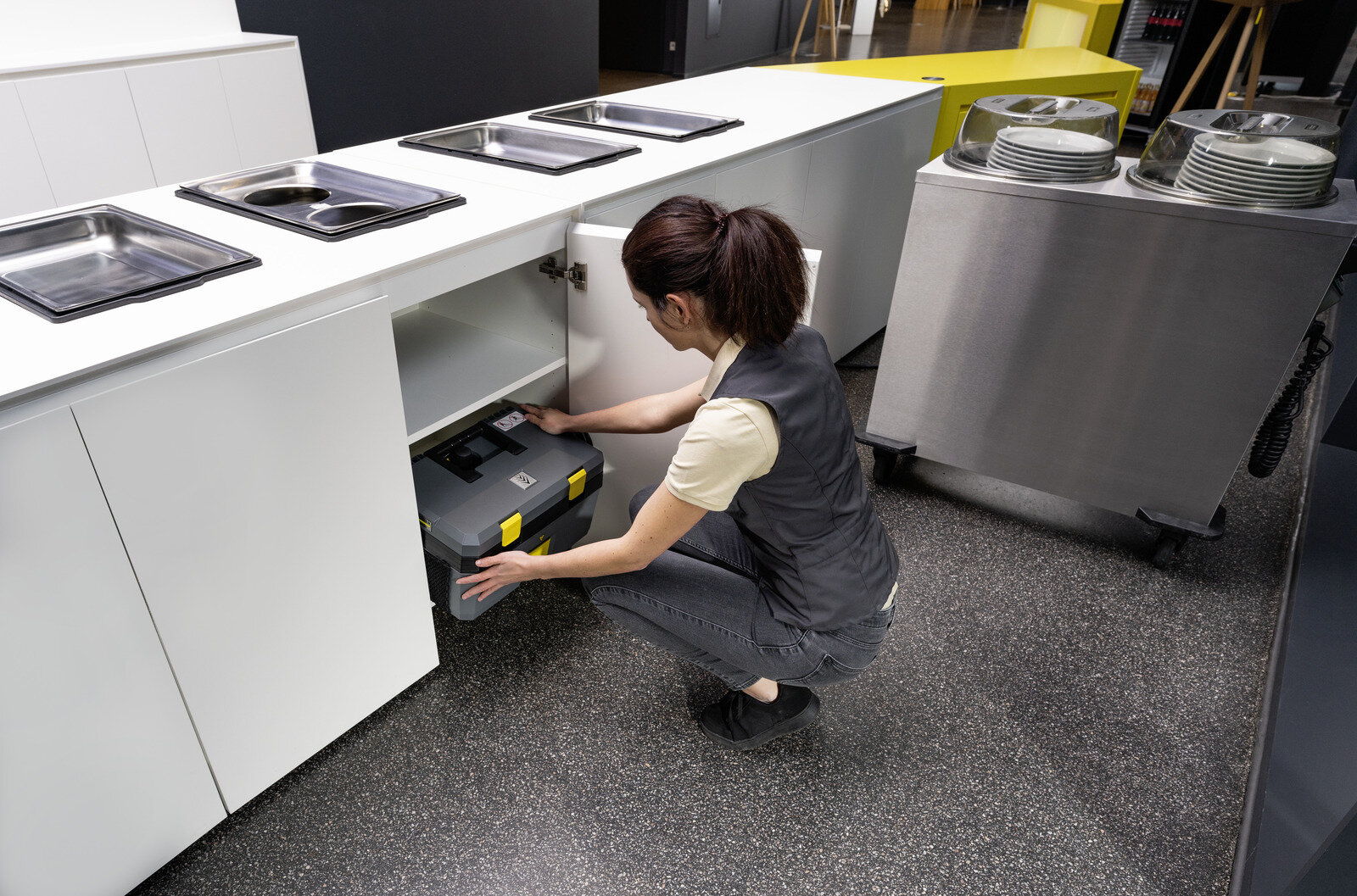 Parownica KARCHER SG 4/2 Classic 1.092-301.0 schowek na akcesoria blokada pistoletu