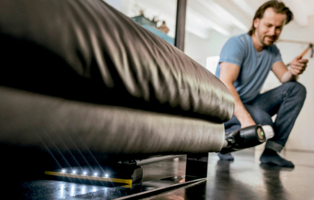 Odkurzacz KARCHER VC 6 Cordless Premium ourFamily 1.198-677.0 aktywna ssawka podłogowa z różnych powierzchni