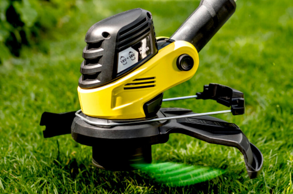 Podkaszarka akumulatorowa KARCHER 1.445-450.0 szerokosc robocza 30 cm zylka wytrzymala skrecana srednica 2 mm ciecie do 1200 m2 na jednym ladowaniu z akumulatorem 5,0 Ah automatyczna regulacja dlugosci zylki idealna dlugosc maksymalna efektywnosc precyzja przycinania