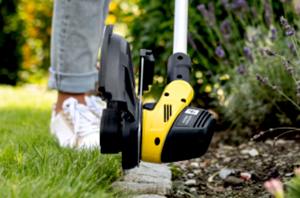 Podkaszarka akumulatorowa KARCHER 1.445-450.0 regulowana glowica tnaca maksymalna wygoda precyzyjne ustawienie kata latwa praca pelna kontrola