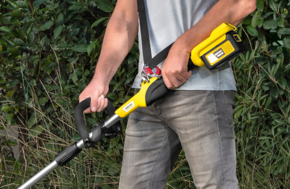Podkaszarka akumulatorowa KARCHER LTR 36-33 1.444-351.0 uchwyt ergonomiczny antyposlizgowa powloka pewny bezpieczny chwyt regulacja kta nachylenia dwuczesciowego uchwytu precyzyjne manewrowanie