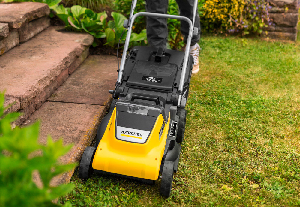 Kosiarka akumulatorowa KARCHER LMO 4-18 1.445-421.0 noze wyprofilowane zz wysokiej jakosci stali ksztaltowanie krawedzi tnacych szeroksc robocza 37 cm
