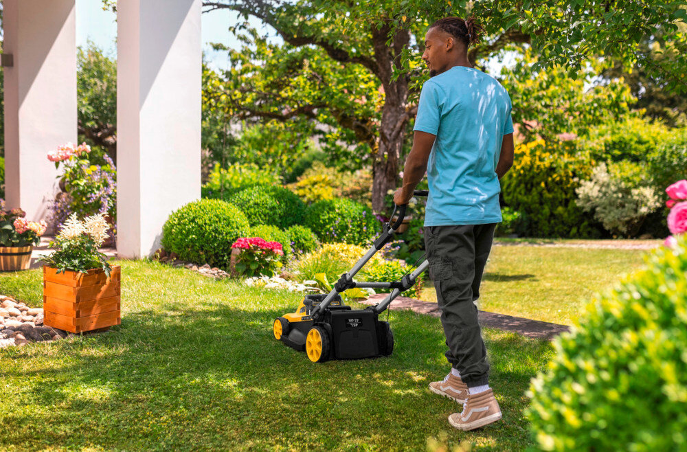 Kosiarka akumulatorowa KARCHER LMO 5-18 Dual 1.445-430.0 funkcja mulczowania wyrzut tylny wyrzut tylny do kosza duza elastycznosc