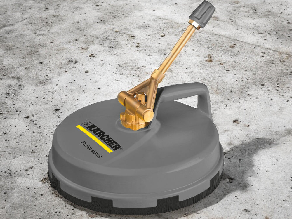 Szczotka KARCHER Professional FR 30 2.111-011.0 na betonowej podłodze