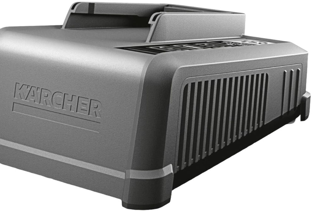 Szybka ładowarka KARCHER Professional Battery Power+ 18/60 2.445-044.0 18V 6A zbliżenie na obudowę widoczne logo karcher