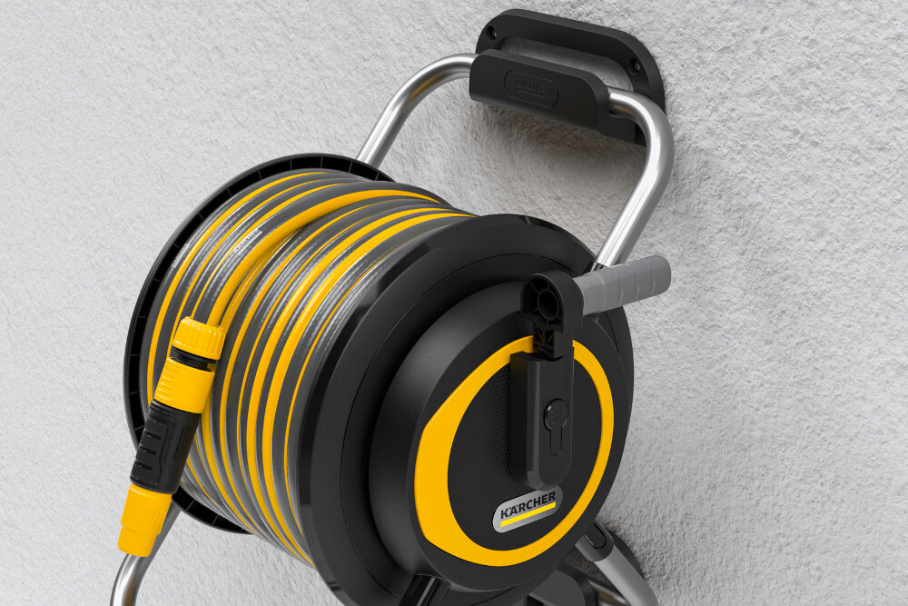 Bęben na wąż KARCHER Premium HR 4 2.645-373.0 jasna ściana bęben zawieszony na uchwycie swobodnie obracająca się korba płynne i lekkie zwijanie węża ogranicza powstawanie zagięć i splątań wąż jest nawijany równo i bez naprężeń