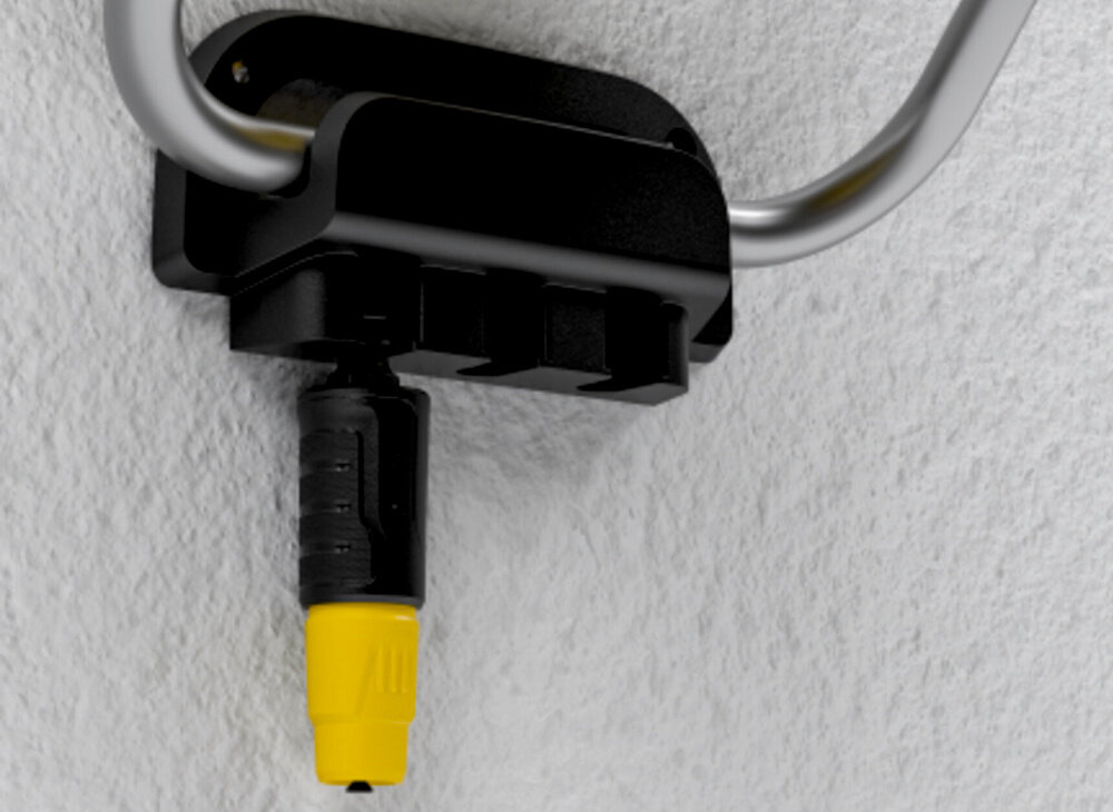 Bęben na wąż KARCHER Premium HR 4 2.645-373.0 jasna ściana zbliżenie na uchwyt na spryskiwacz na uchwycie zamontowany spryskiwacz przechowywanie węży o różnych średnicach i długościach, do 40 m dla 1/2 cali 30 m dla 5/8 cali oraz 25 m dla 3/4 cali wąż odpowiedni do wielkości ogrodu uchwyt na spryskiwacz i akcesoria