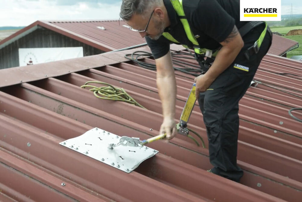 Zestaw asekuracyjny KARCHER Professional 6.988-152.0 wnętrze pojemnika zapełnione pyłem