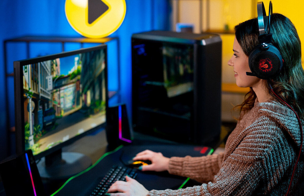 Komputer MAD DOG GeForce RTX 4070 Super CS2 Reflex Edition BQ500-I05WB i5-14600KF 32GB RAM 2TB SSD Windows 11 Home przeznaczenie zastosowanie podzespoły testy cechy