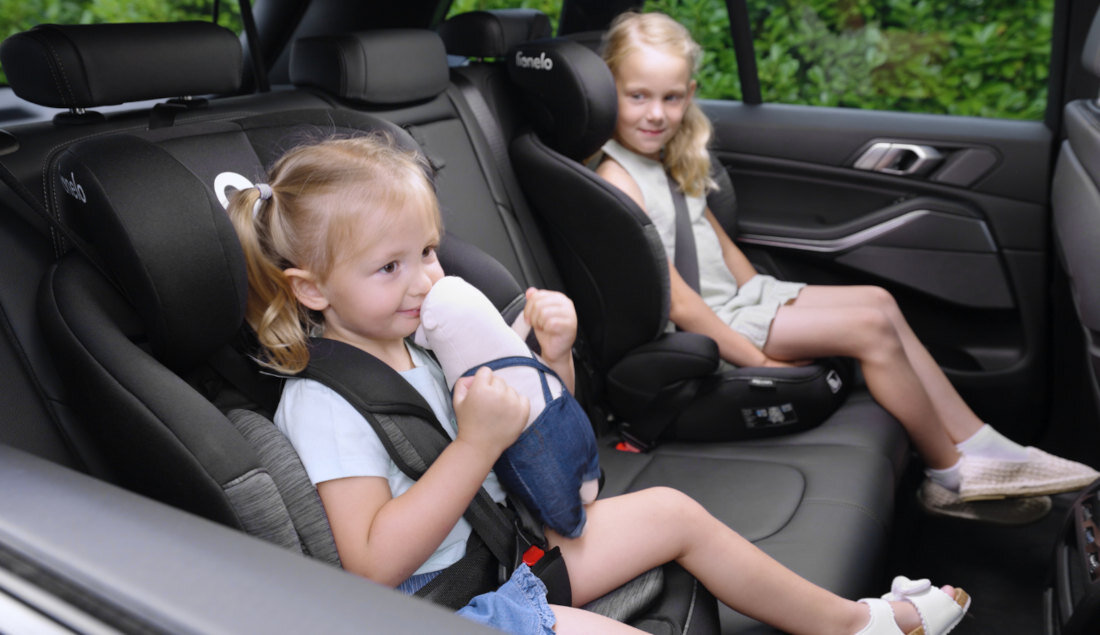 Fotelik samochodowy LIONELO Levi I-Size (9-36 kg) Czarno-różowy Uniwersalna metoda montażu wzrost zakres 5-punktowa uprzęż wygodne podłokietniki