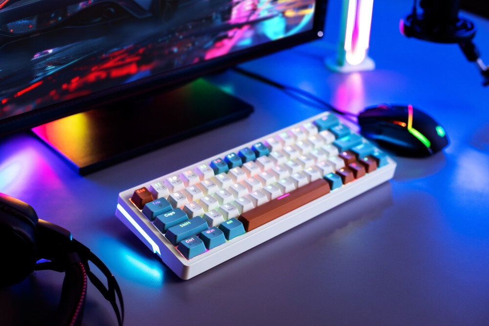 Klawiatura TRACER GameZone Evo3 dwustopniowym, silikonowym nóżkom wbudowany akumulator o pojemności 2000mAh lithium