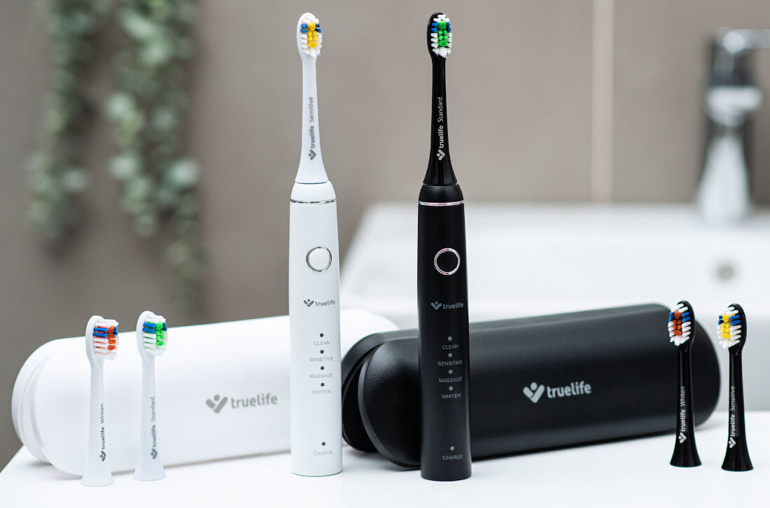 Szczoteczka soniczna TRUELIFE SonicBrush Compact Duo Czarny Pielęgnacja jamy ustnej wygląd design tło prezentacja wizualizacja