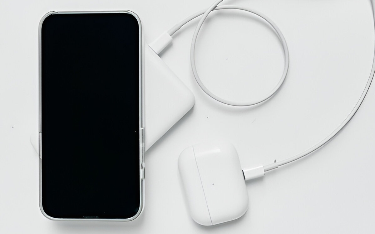 Powerbank CANYON PB-1001 10000 mAh 18W Biały 6 rodzajów zabezpieczeń