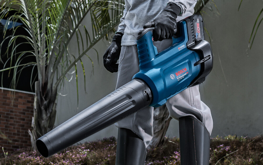 Dmuchawa akumulatorowa BOSCH GBL 18V-750 efektywna wydajna zaawansowane technologie ergonomiczny design niezawodnosc marki BOSCH