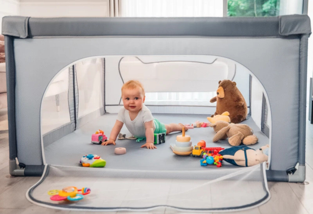 Kojec LIONELO Willow Concrete Dostęp i wygoda opiekuna Dwa boczne wejścia z zewnętrznymi suwakami