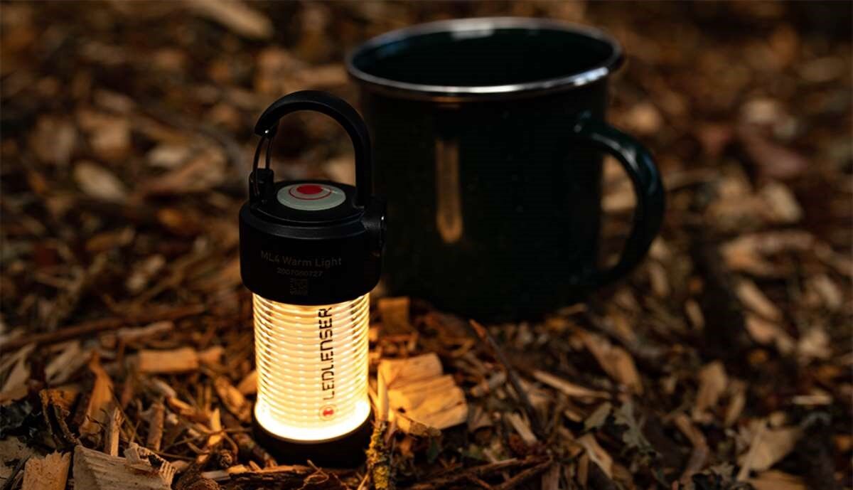 Odprężające, ciepłe oświetlenie latarki Ledlenser ML4 Warm Light