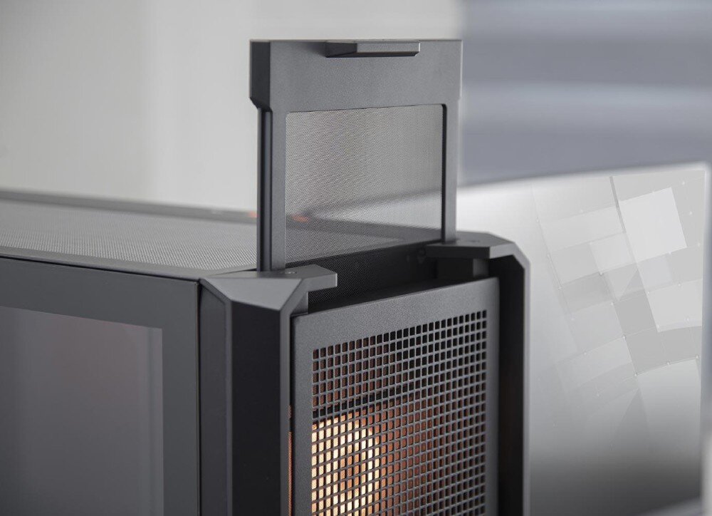 Obudowa COUGAR MX600 RGB Zbliżenie na wysunięty filtr przeciwkurzowy nad frontowym panelem obudowy, filtry przeciwkurzowe, czystość, demontaż