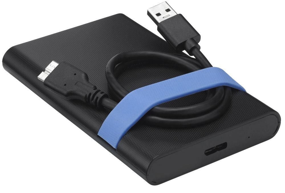 Obudowa dysku VERBATIM Store 'n' Go Czarny dysk przenośny z niebieską gumową opaską, pod którą znajduje się owinięty kabel USB