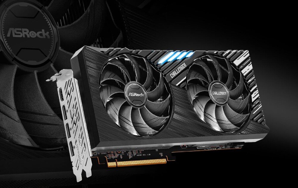 Karta graficzna ASROCK Radeon RX 7900 GRE Challenger OC 16GB Karta graficzna z widocznym złączem PCIe i wyeksponowanymi wentylatorami na ciemnym tle, chłodzenie, wentylatory, łopatki