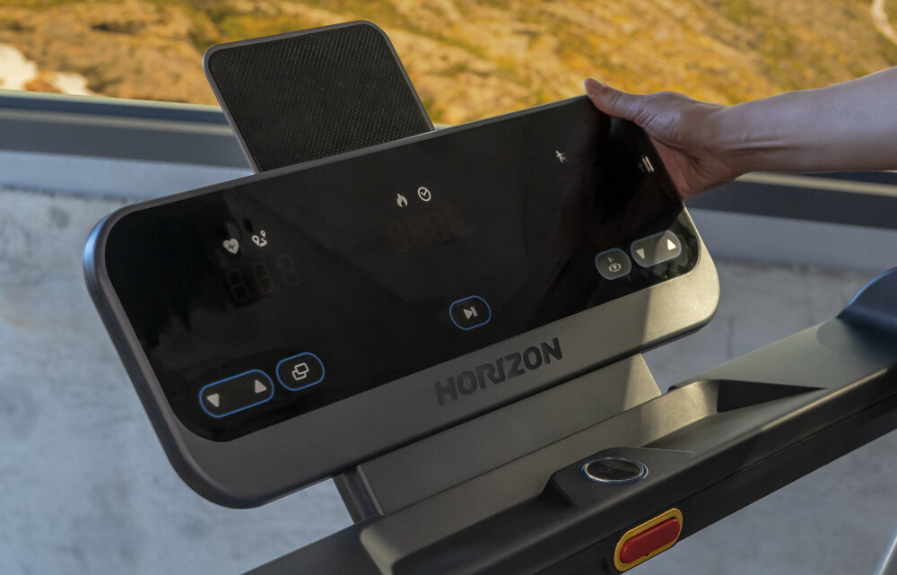 Bieżnia elektryczna HORIZON FITNESS Evolve 3.0 wyswietlacz LED regulowany modul Bluetooth protokol FTMS aplikacja treningowa ZONE