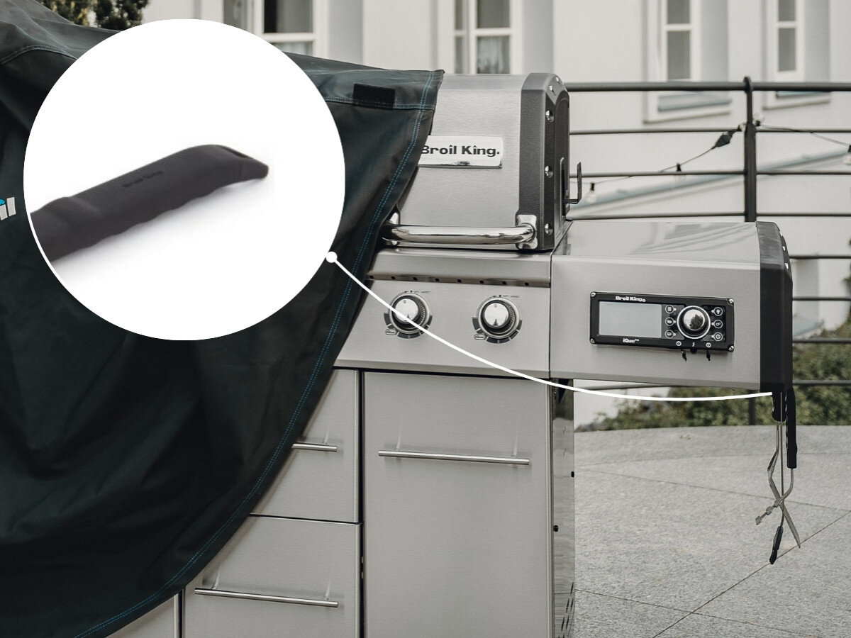 Łopatka do grilla BROIL KING Baron 64031, uchwyt, zawieszenie, półka, grill, wizualizacja uchwytu praktycznego łopatki przy grillu