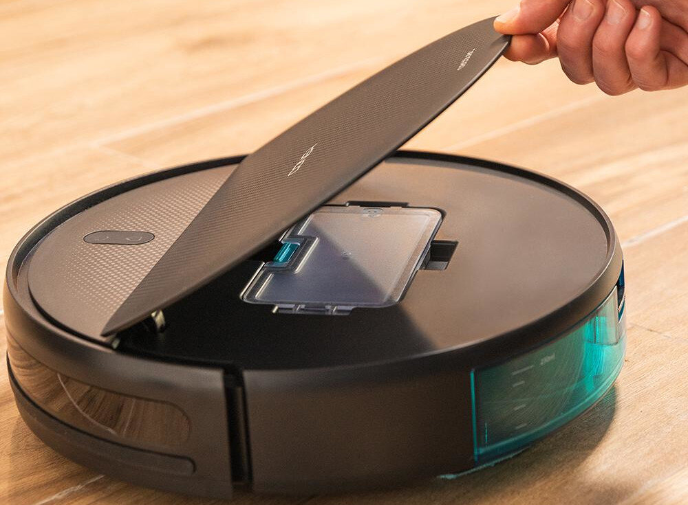 Robot sprzątający CECOTEC Conga 999 Origin X-Treme zdjęcie lifestyle Skuteczne usuwanie kurzu Technologia ForceClean  kurz, okruchy i codzienne zabrudzenia  System Clean Suction z dużym otworem ssącym zbiornik pojemność