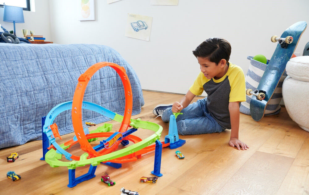 Tor Hot Wheels Action Zakręcone tornado HTK16 pętle i skoki bez końca