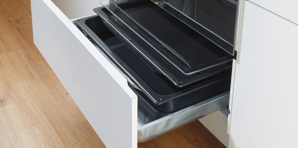 KUCHNIA GORENJE GKS6C70WA szuflada przechowywanie dodatkowe miejsce blachy naczynia