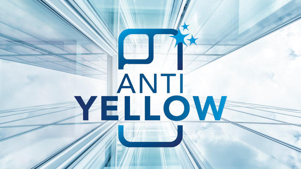 Etui CELLULARLINE Tetra system ANTI YELLOW zapobiega żółknięciu etui