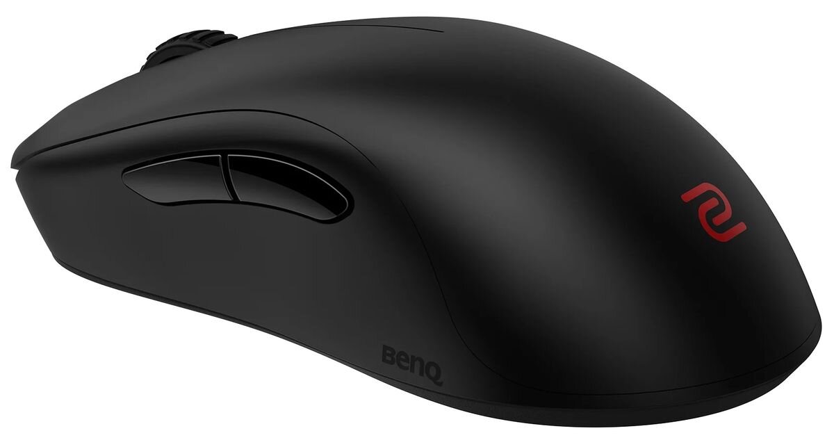 ZOWIE U2 Krzywizna po lewej stronie prawa strona jest gładka i zaokrąglona stabilność chwytu - mysz pod kątem od tyłu na jasnym tle