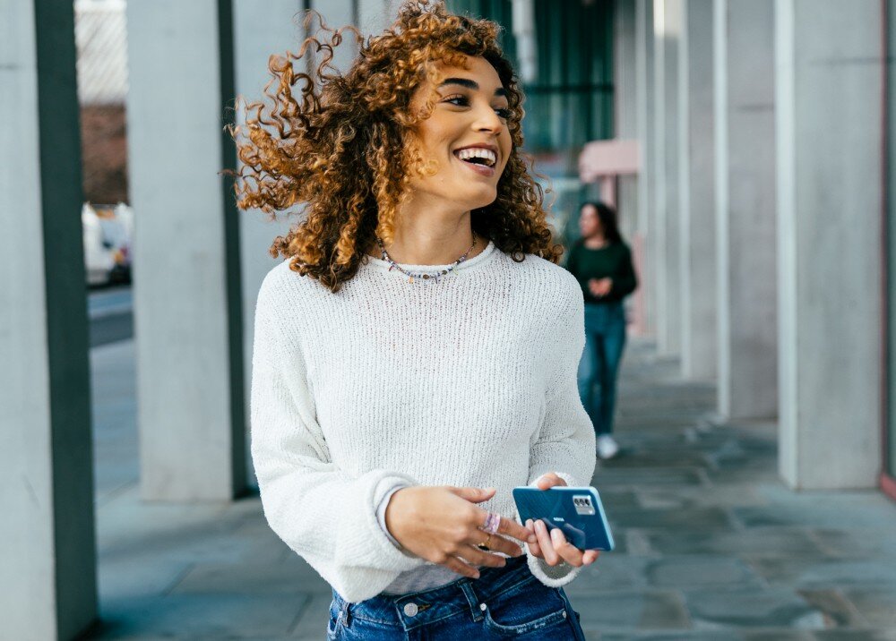 SMARFON BATERIA KONSTRUKCJA NAPRAWA SZYBKIE LADOWANIE NFC ŁĄCZNOŚĆ APARAT