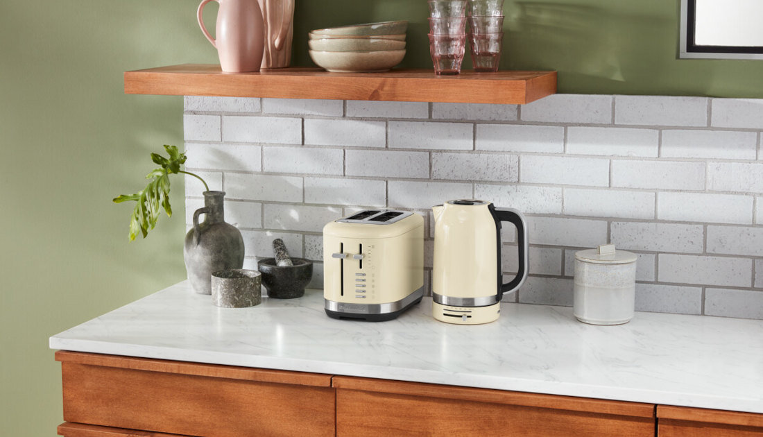 Toster KITCHENAID 5KMT2109EAC Kremowy Solidne wykonanie wytrzymałość żywotność diody LED kolor kolorystyka wyglad design prezentacja vintage styl