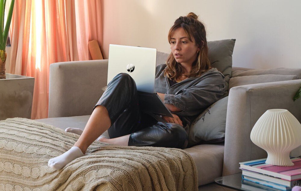 Laptop HP Pavilion 15-EH3333NW 15.6 IPS R5-7530U 16GB RAM 1TB SSD Windows 11 Home bateria czas działania ładowanie