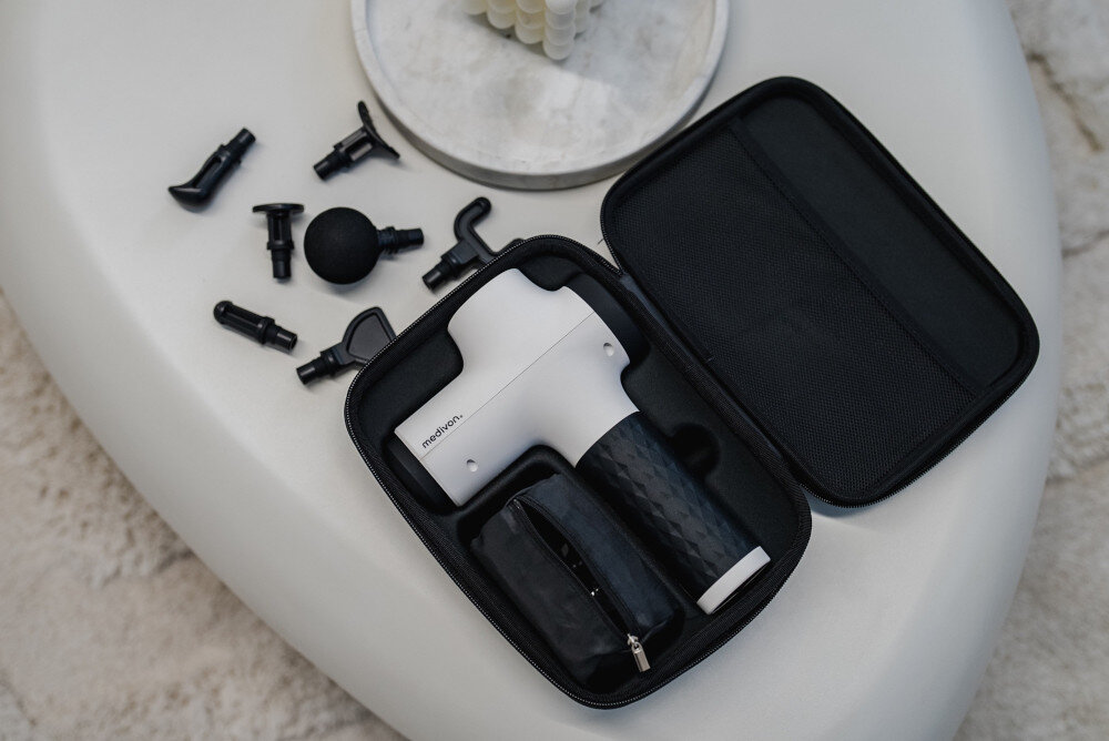 Pistolet do masażu MEDIVON Gun Revit + Pokrowiec 9 w 1 Osiem głowic zestaw kompleks terapia